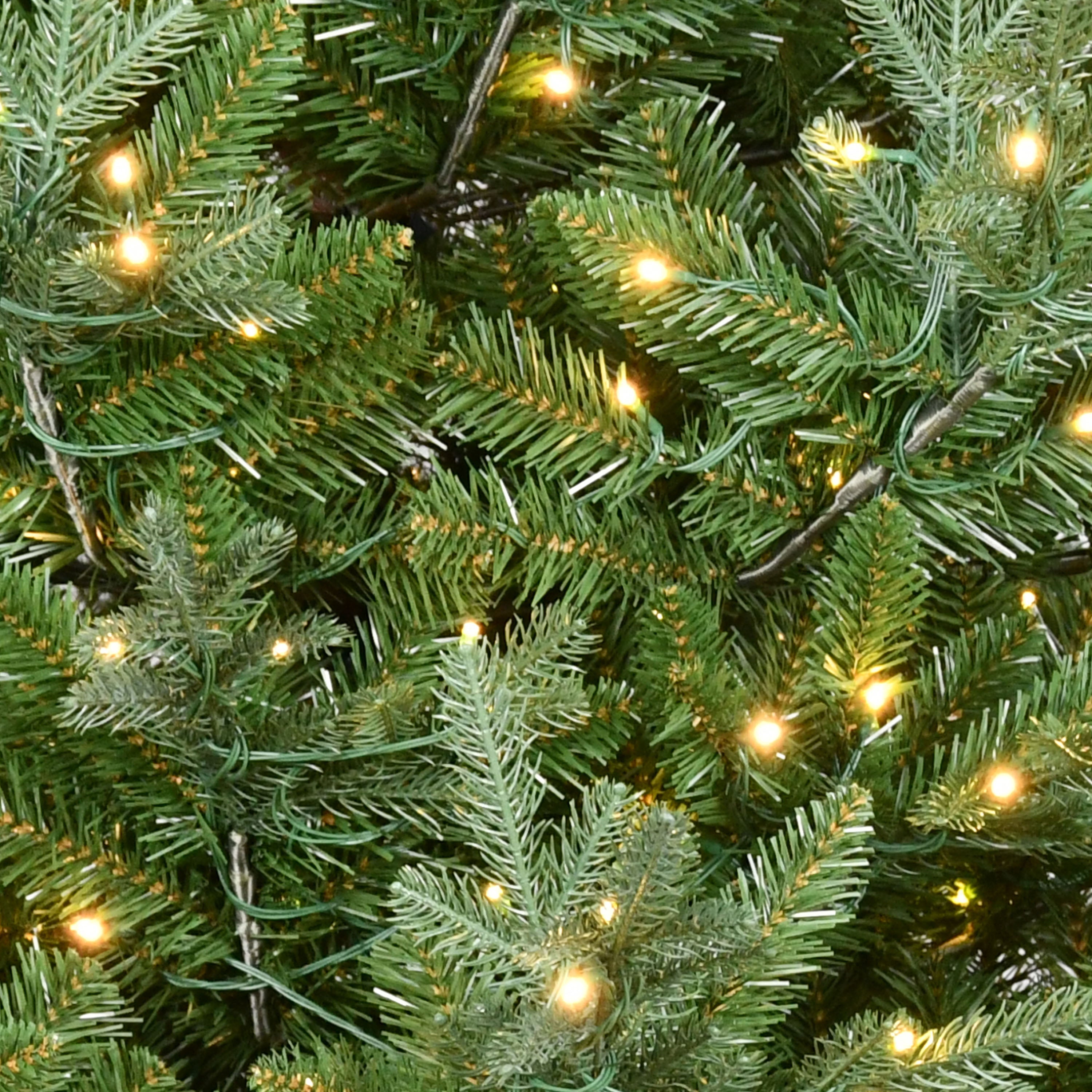 10' Pre-Lit Hillside Spruce Tree